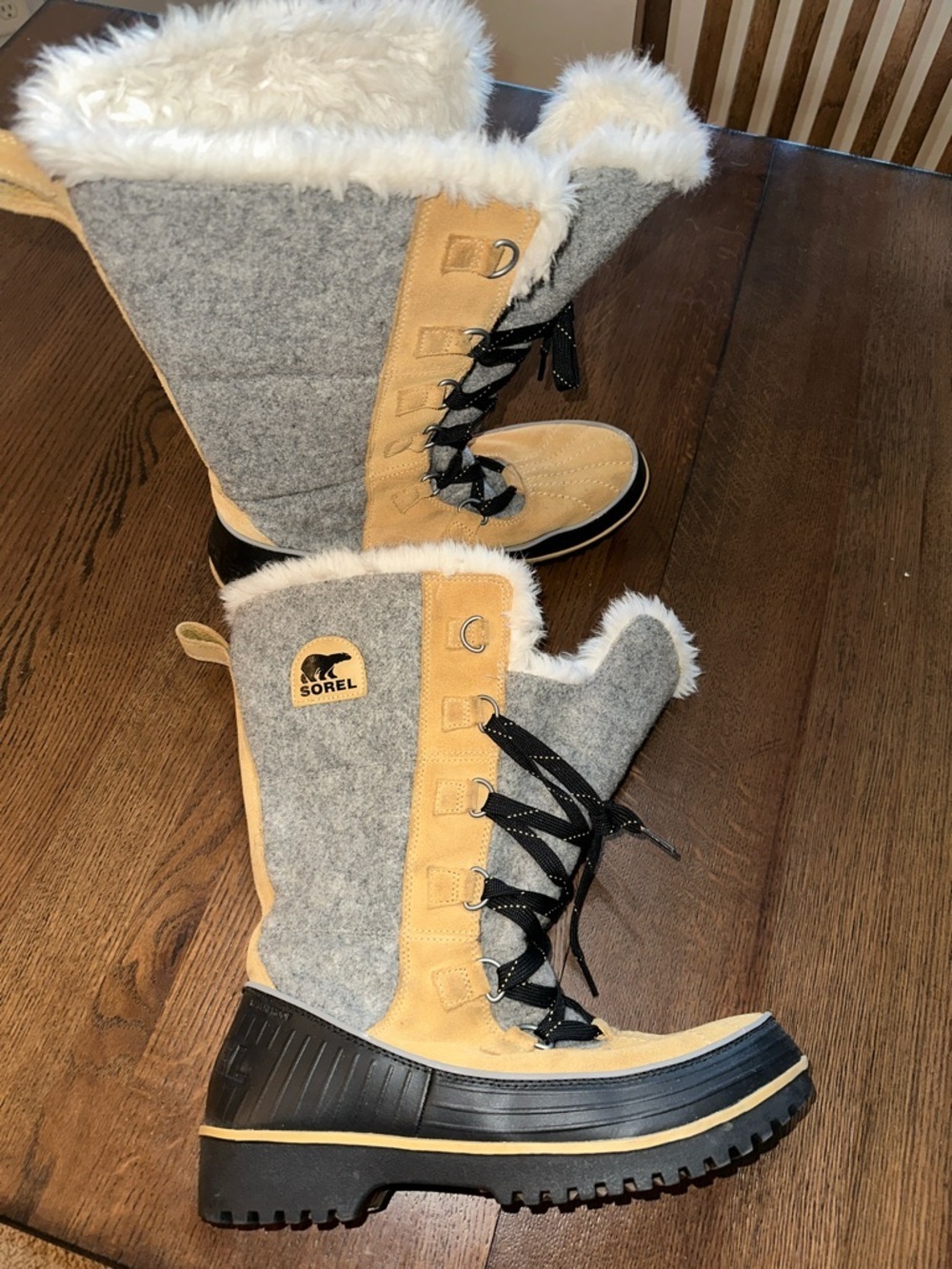 Sorel Tivoli High II Suede Gray Beige Winter Lace-Up Boots size 10.5